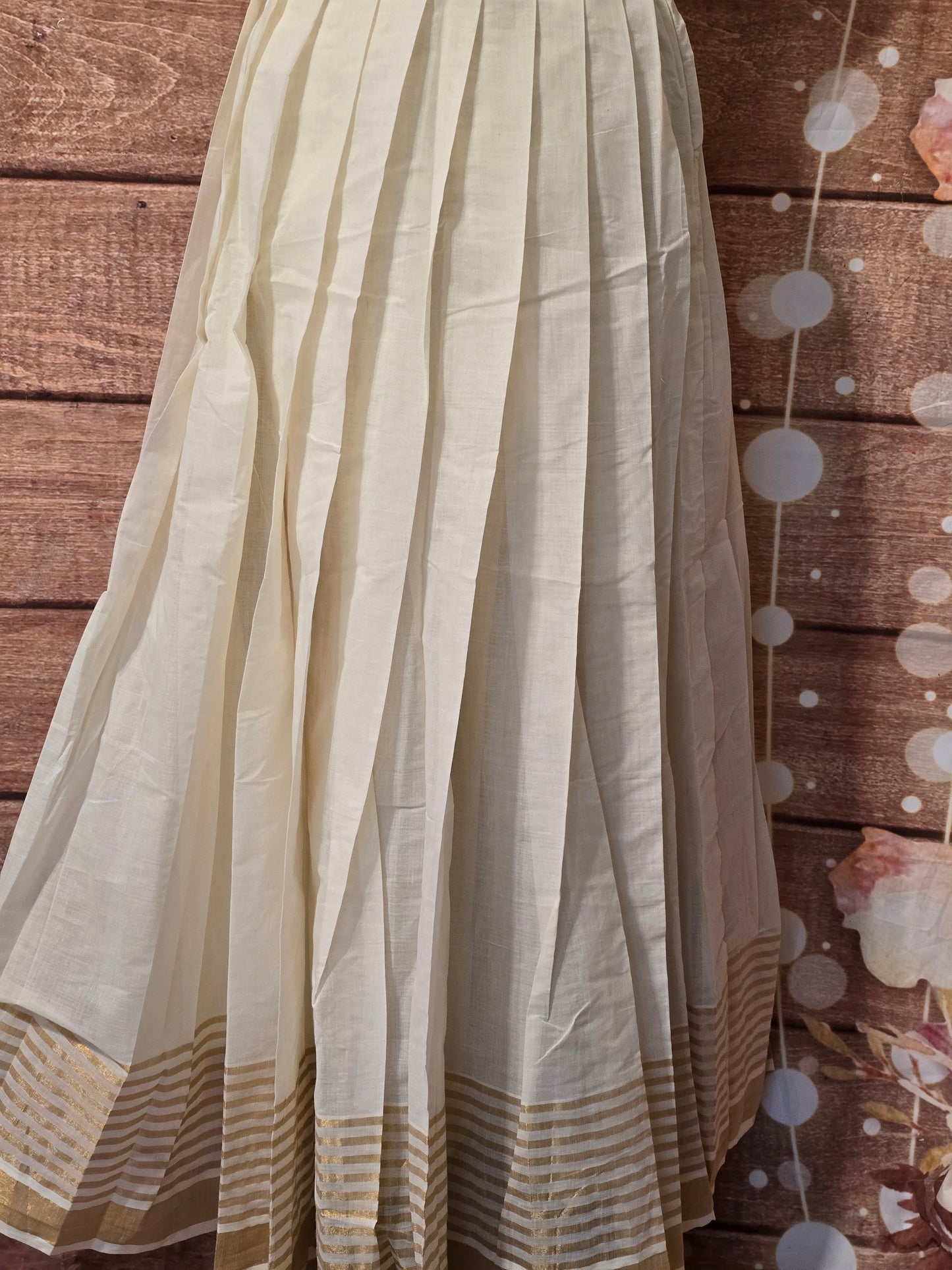 Creme color skirt with kasav border-