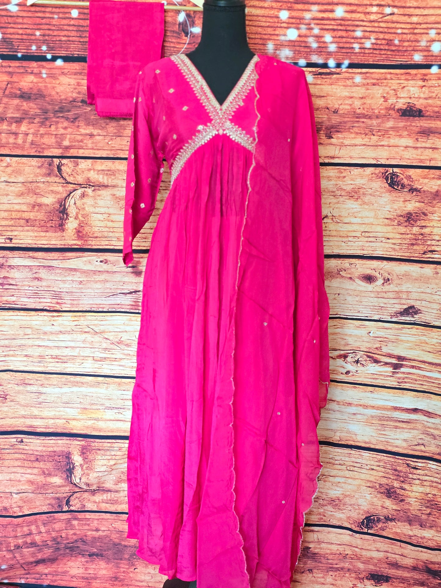 Salwar suit set- pant/dupatta