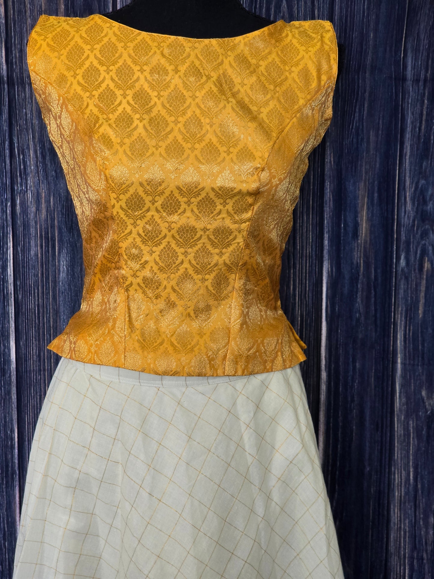 Onam skirt and top 13-14 yrs old