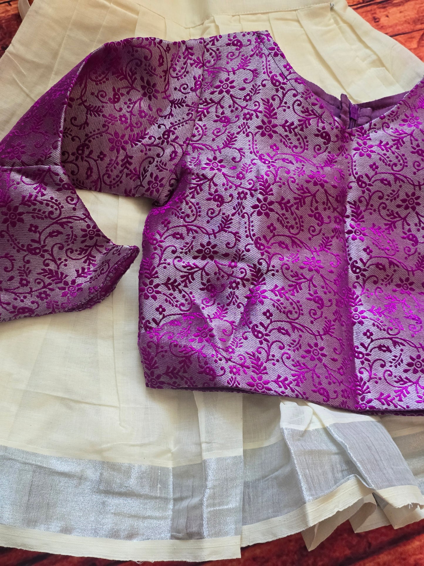 Onam skirt and top(2-3 yrs old)