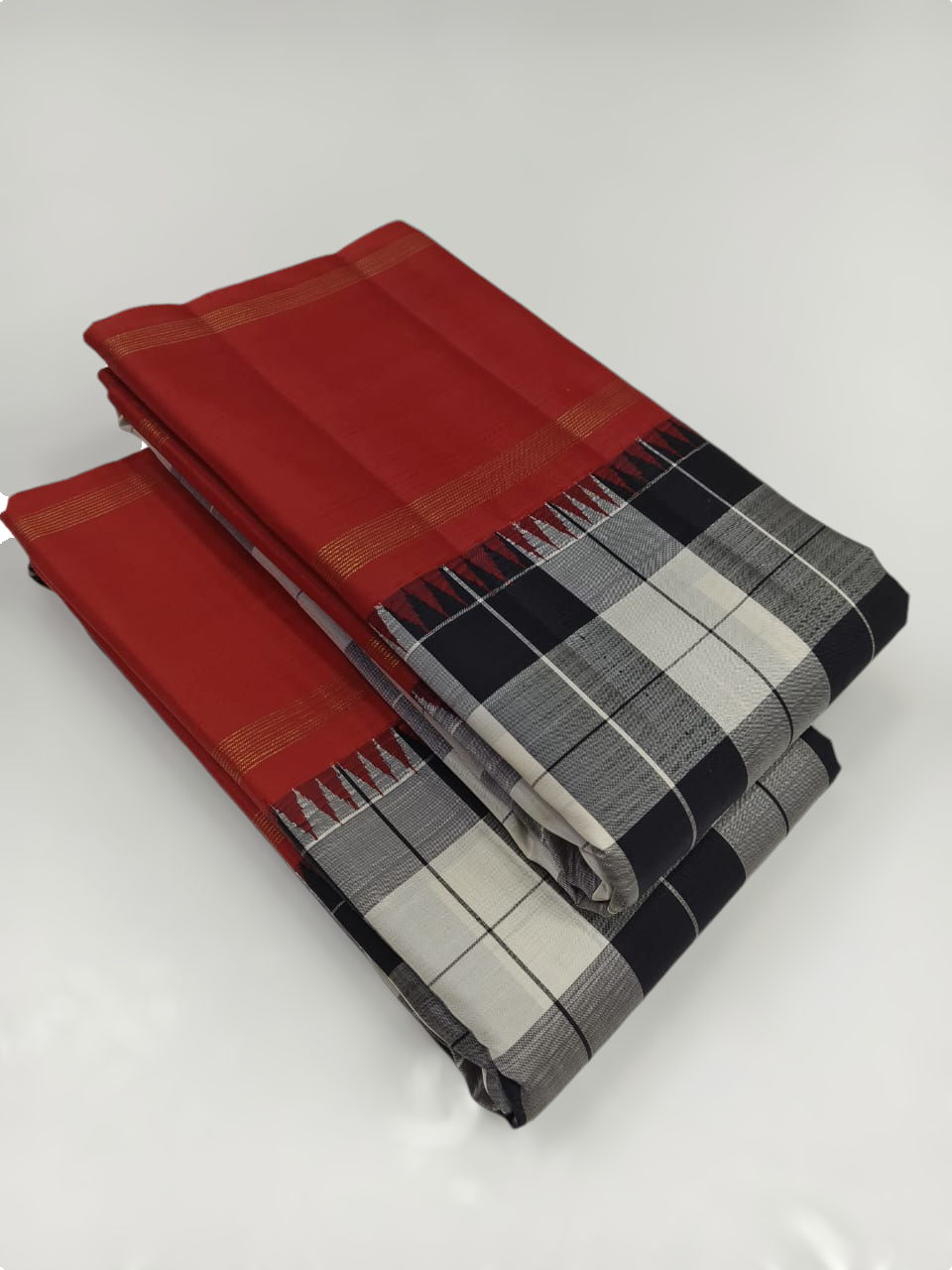 Pure Kancheepuram handwoven silk saree with 2 gram jari traditional korvai pattern- with blouse