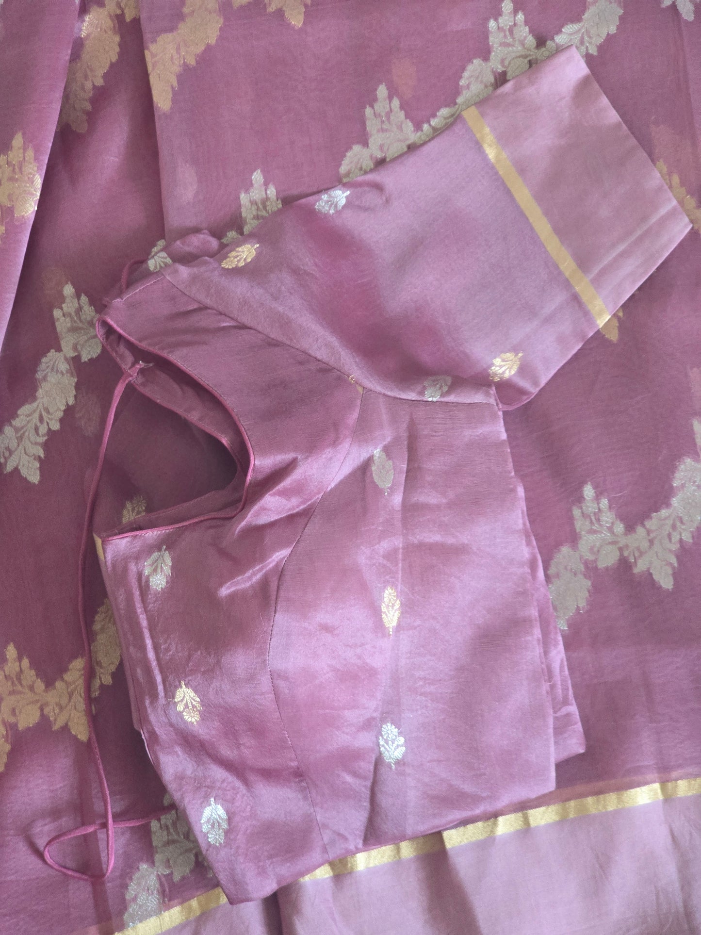 Pure kora organza silk saree with kadua border and design- mauve shade- Stitched blouse available
