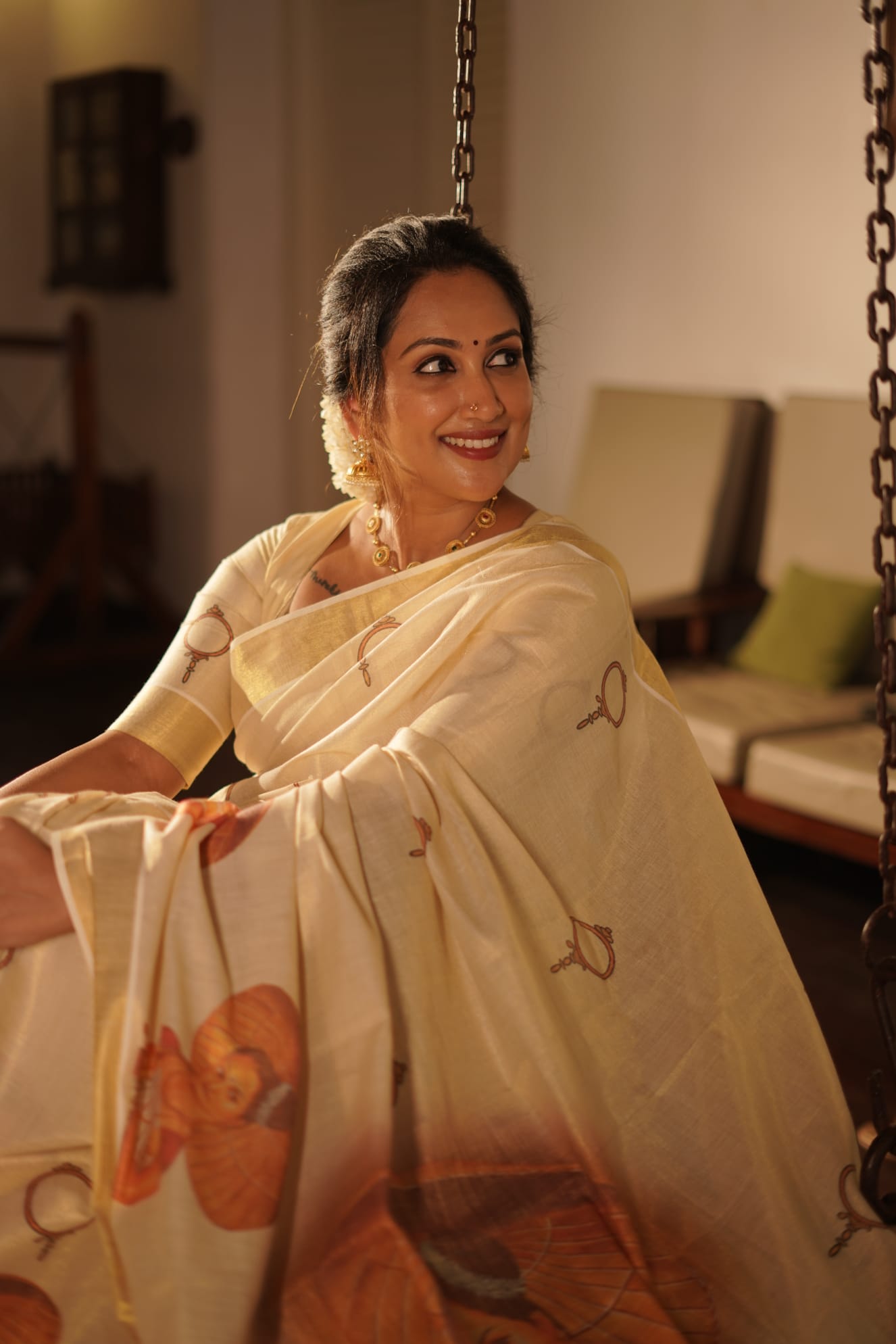Exclusive onam tissue saree with tradition lady pic print design- Bp