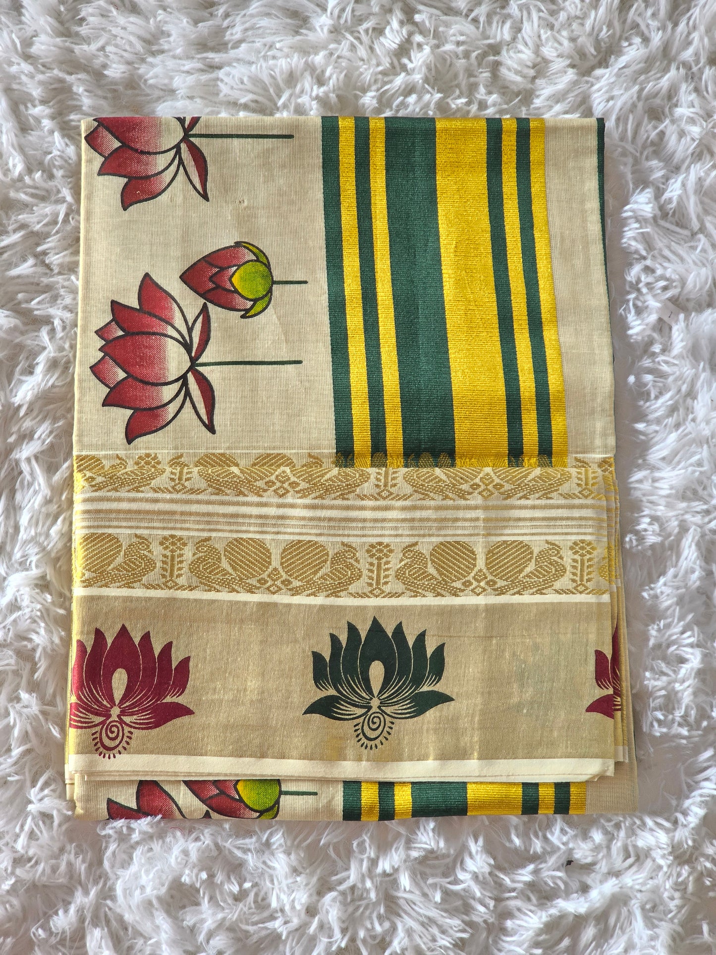 Tissue set saree with lotus design