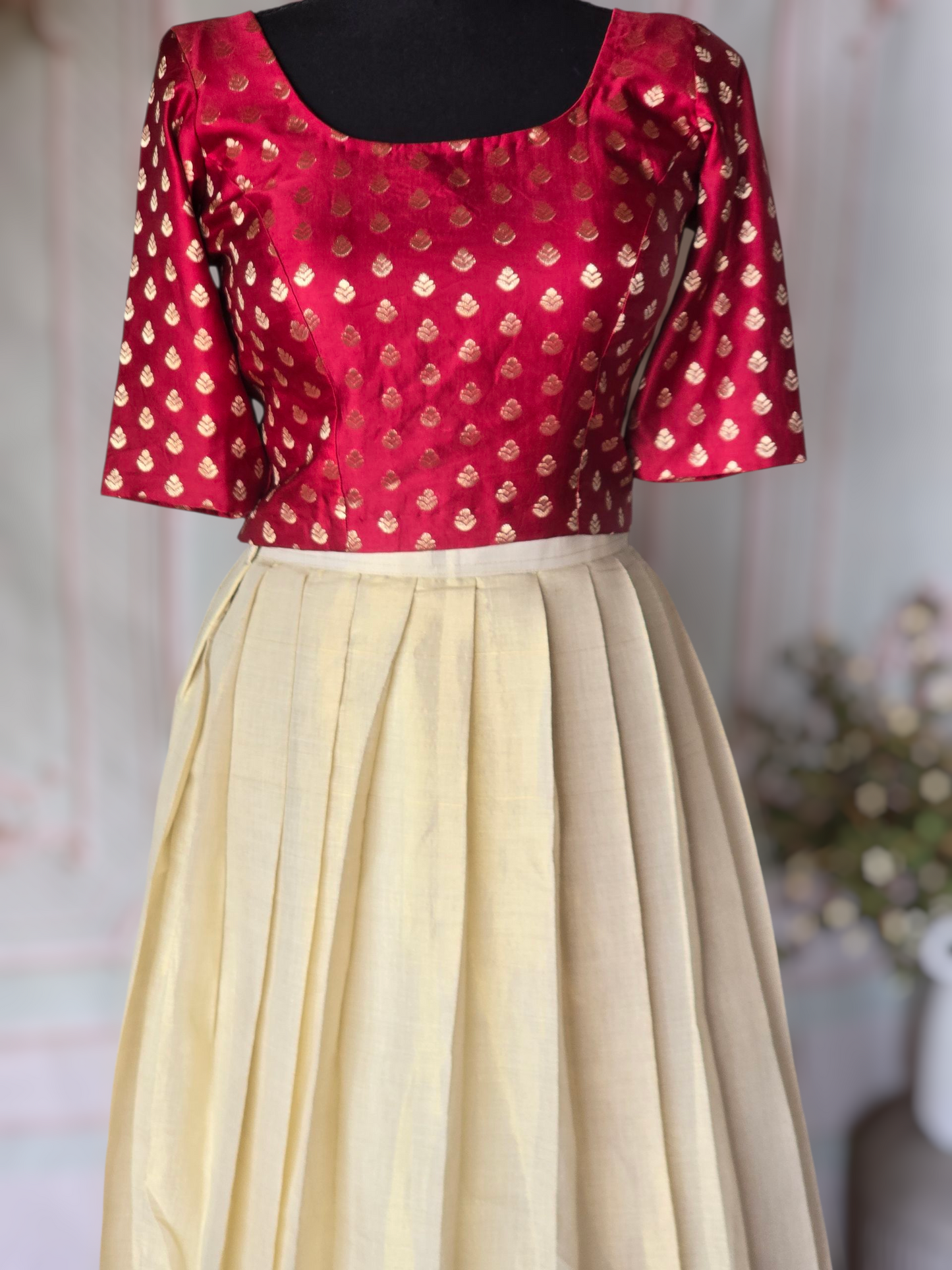Onam tissue skirt and crop top (32-38 size)