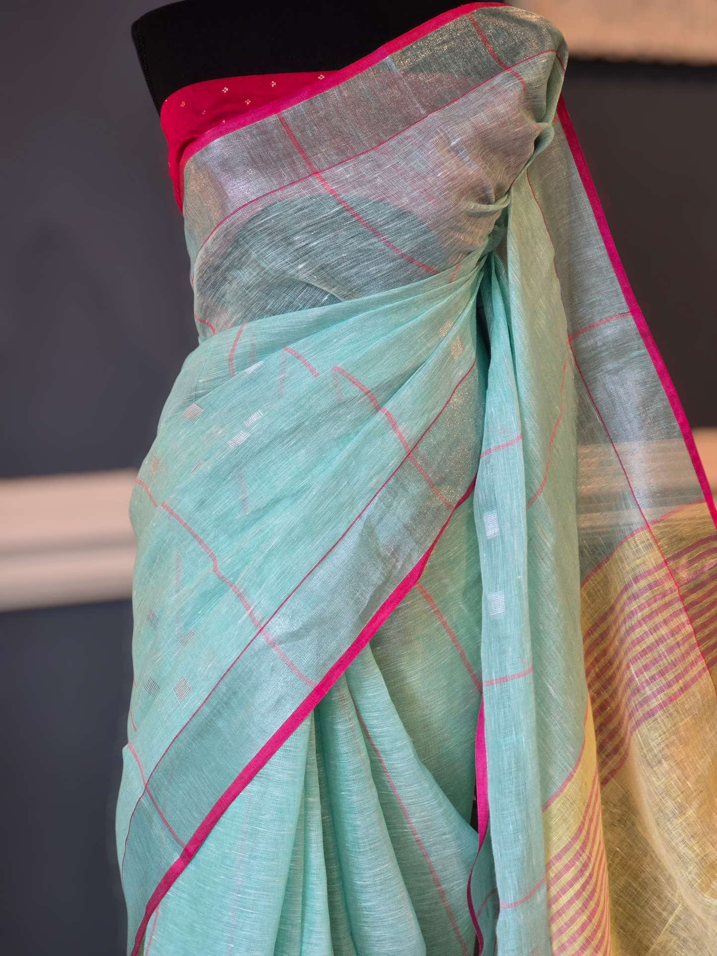 Pre book Onam saree- Linen by linen body check- Green- With blouse piece (delivery time 2 weeks)