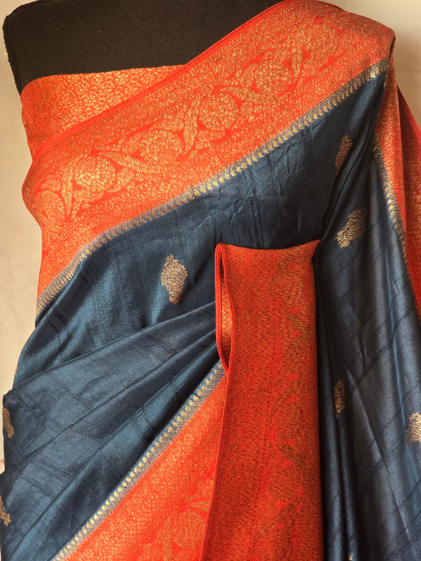Munga tussar with banarasi border- stitched blouse