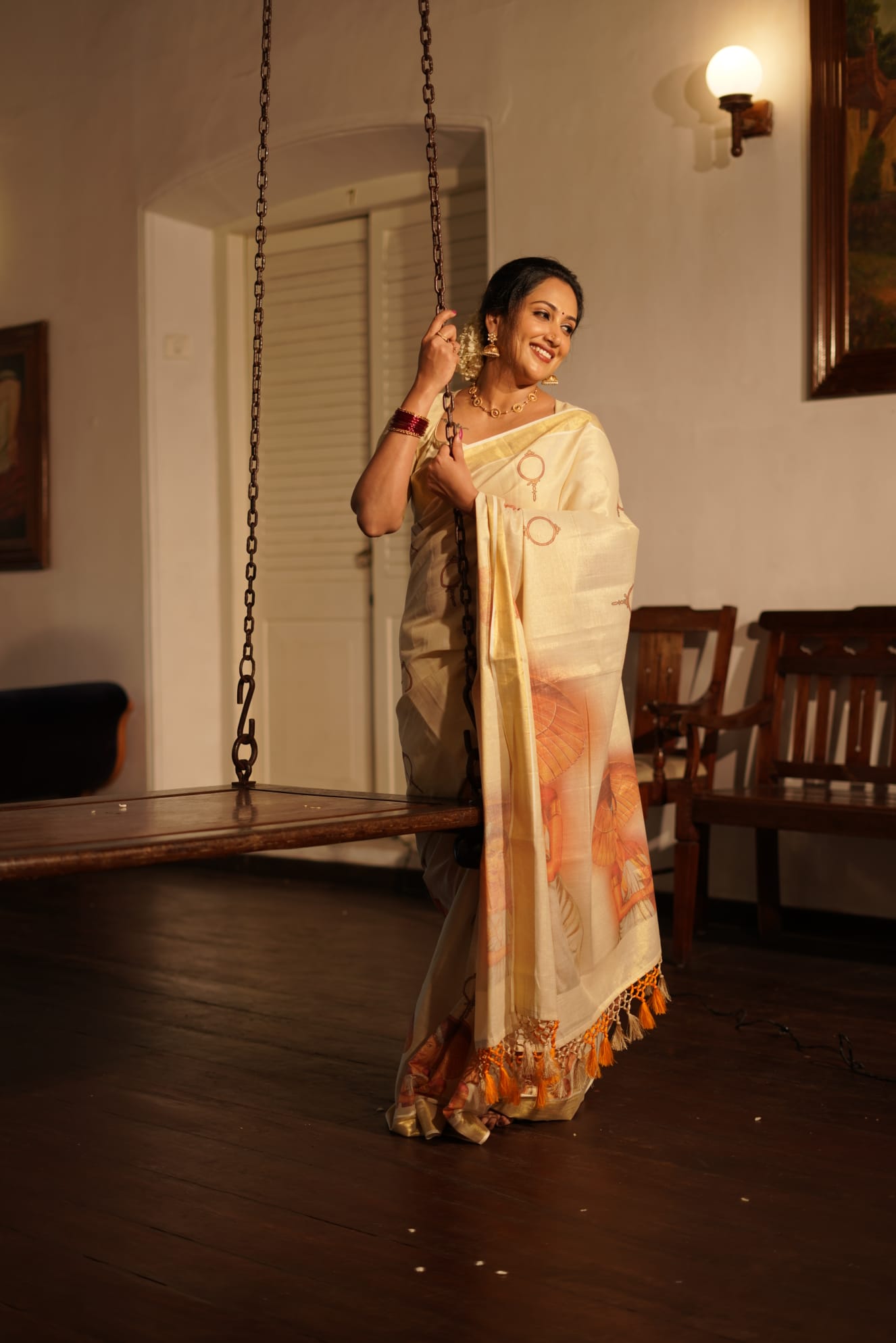 Exclusive onam tissue saree with tradition lady pic print design- Bp