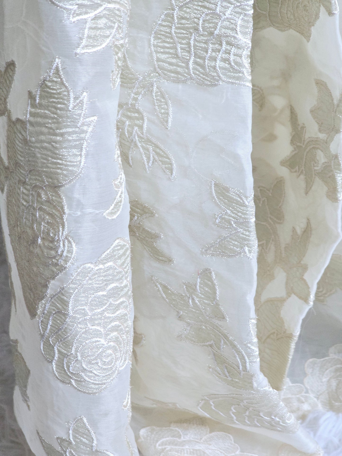 Soft organza saree(off white) with applique work- stitched blouse