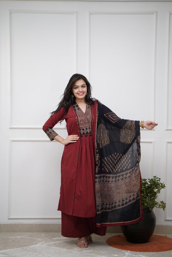 Cotton 3 pc salwar suit with yoke design