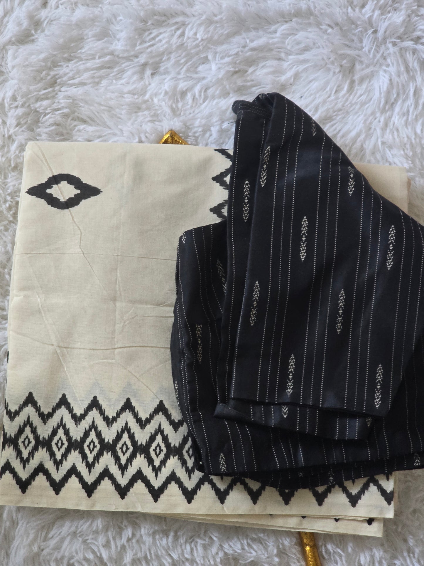 Kerala saree with black design-with blouse