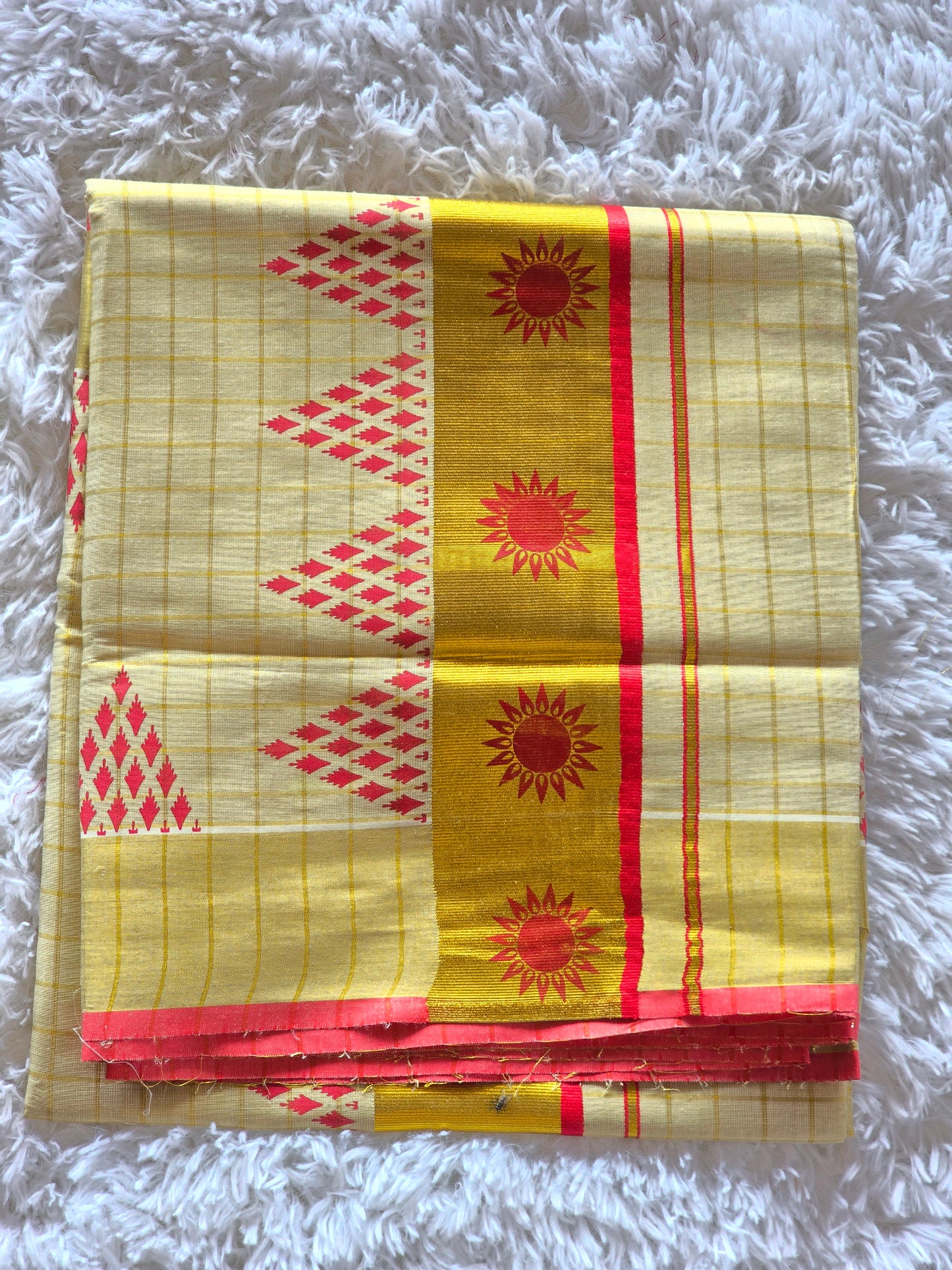 Tissue set saree with rani pink temple print