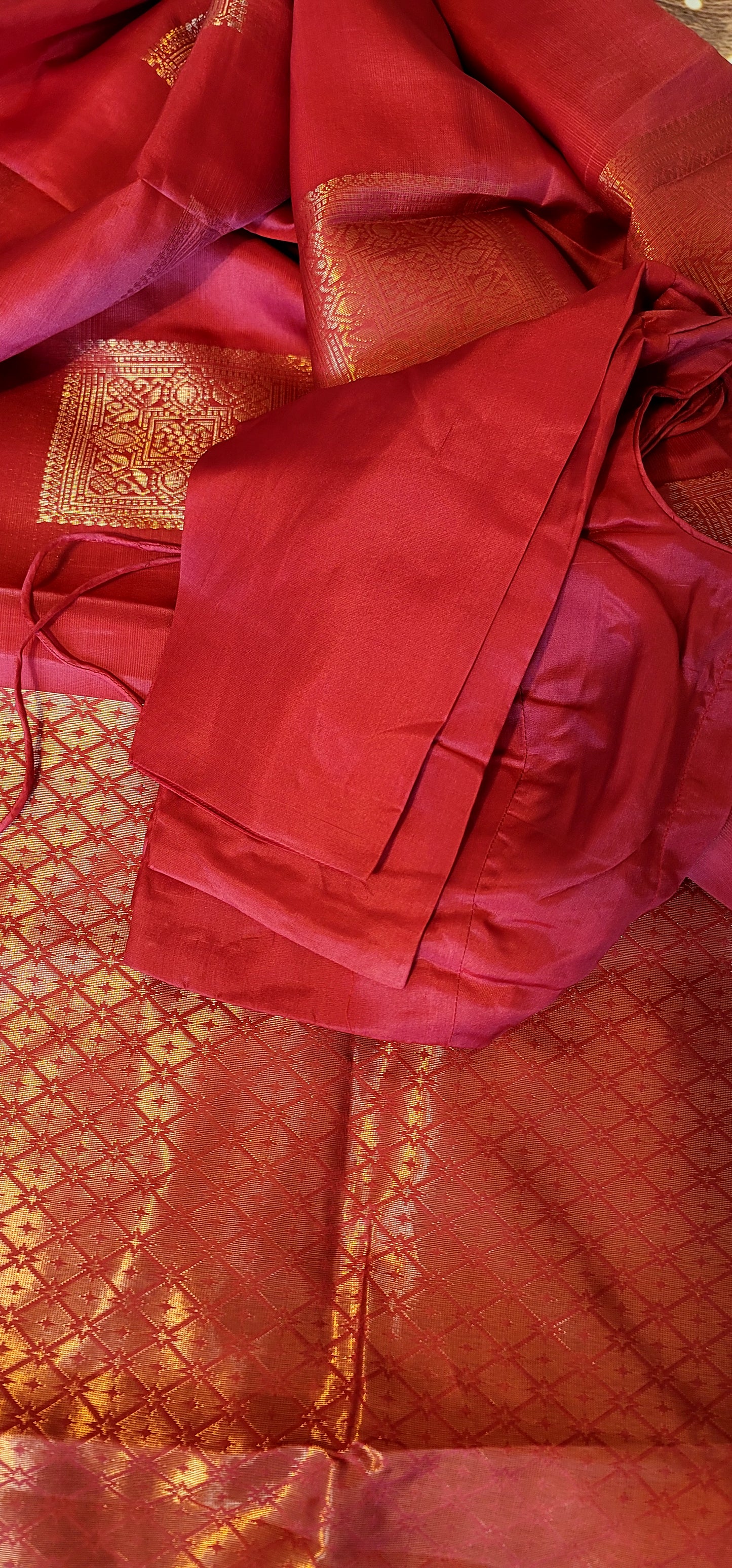 Soft silk kancheepuram saree with self design -stitched blouse