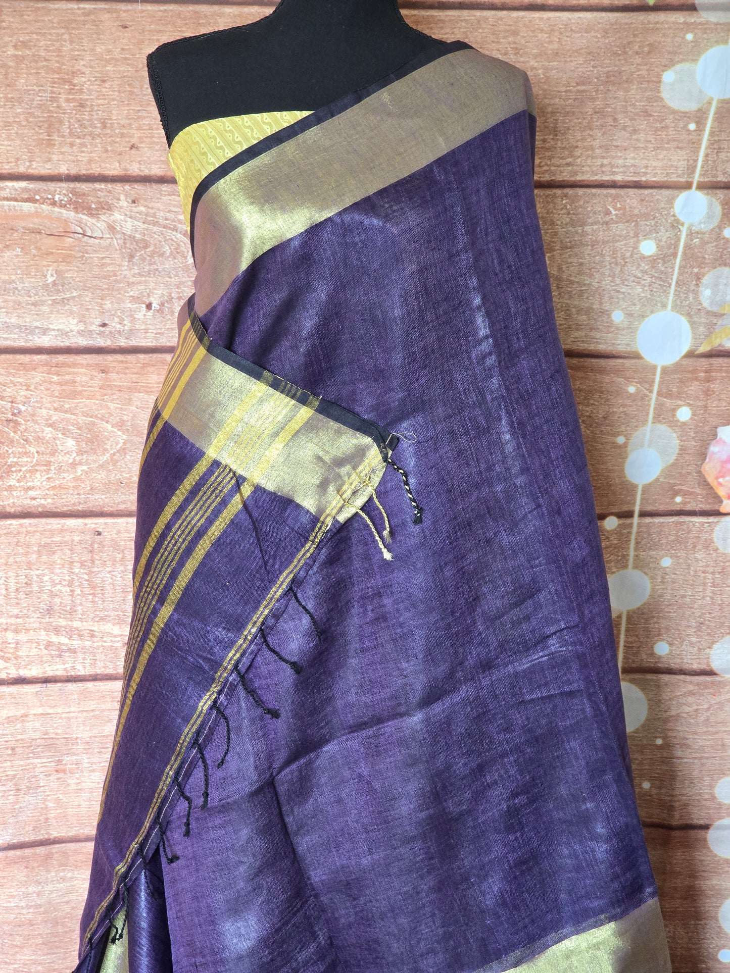 Cotton Linen saree with gold border- Stitched blouse