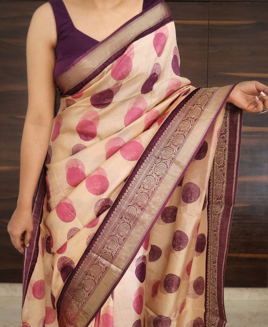 Munga banarasi silk saree with dots design- stitched blouse