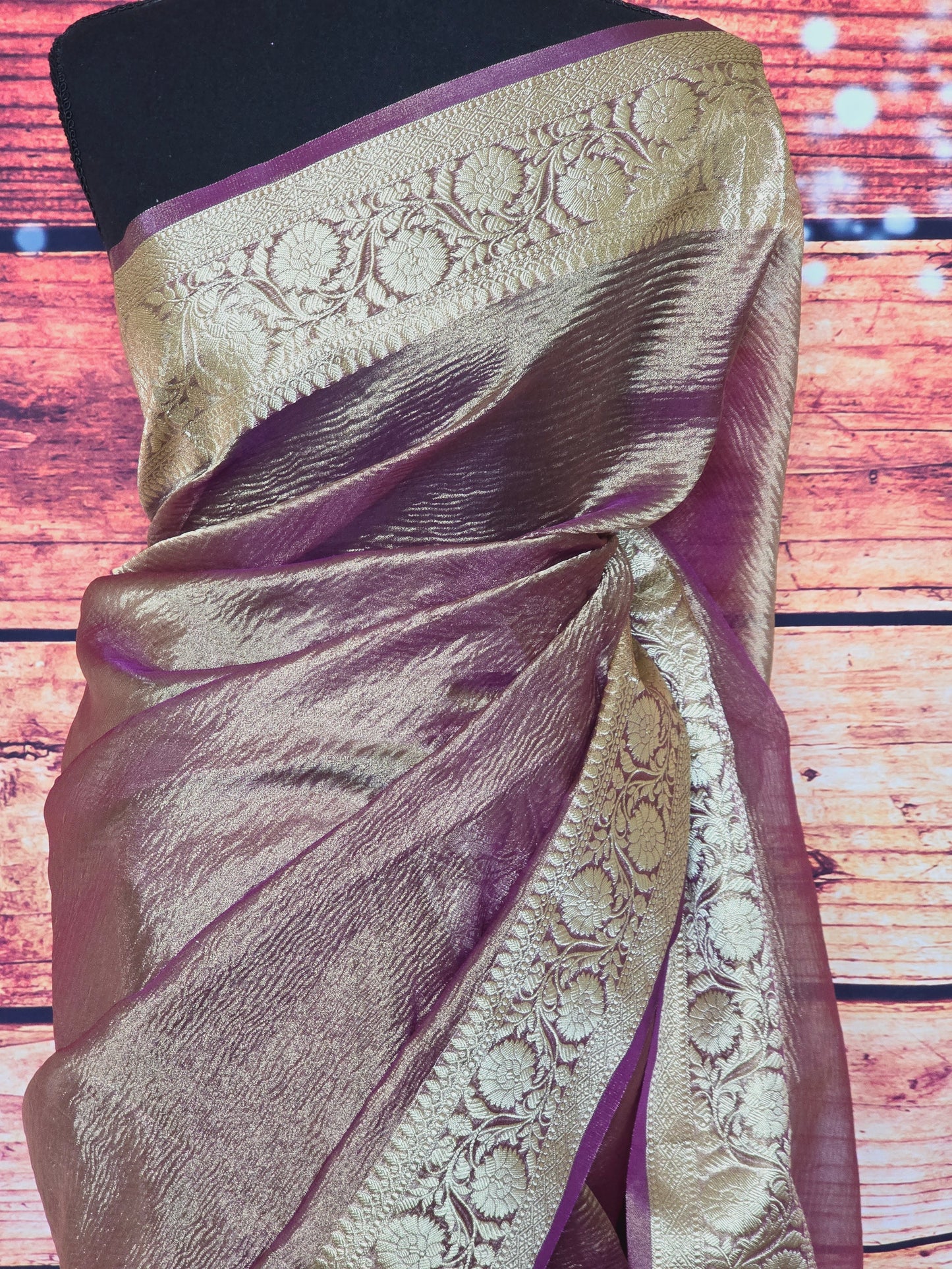 Crushed tissue saree with stitched blouse