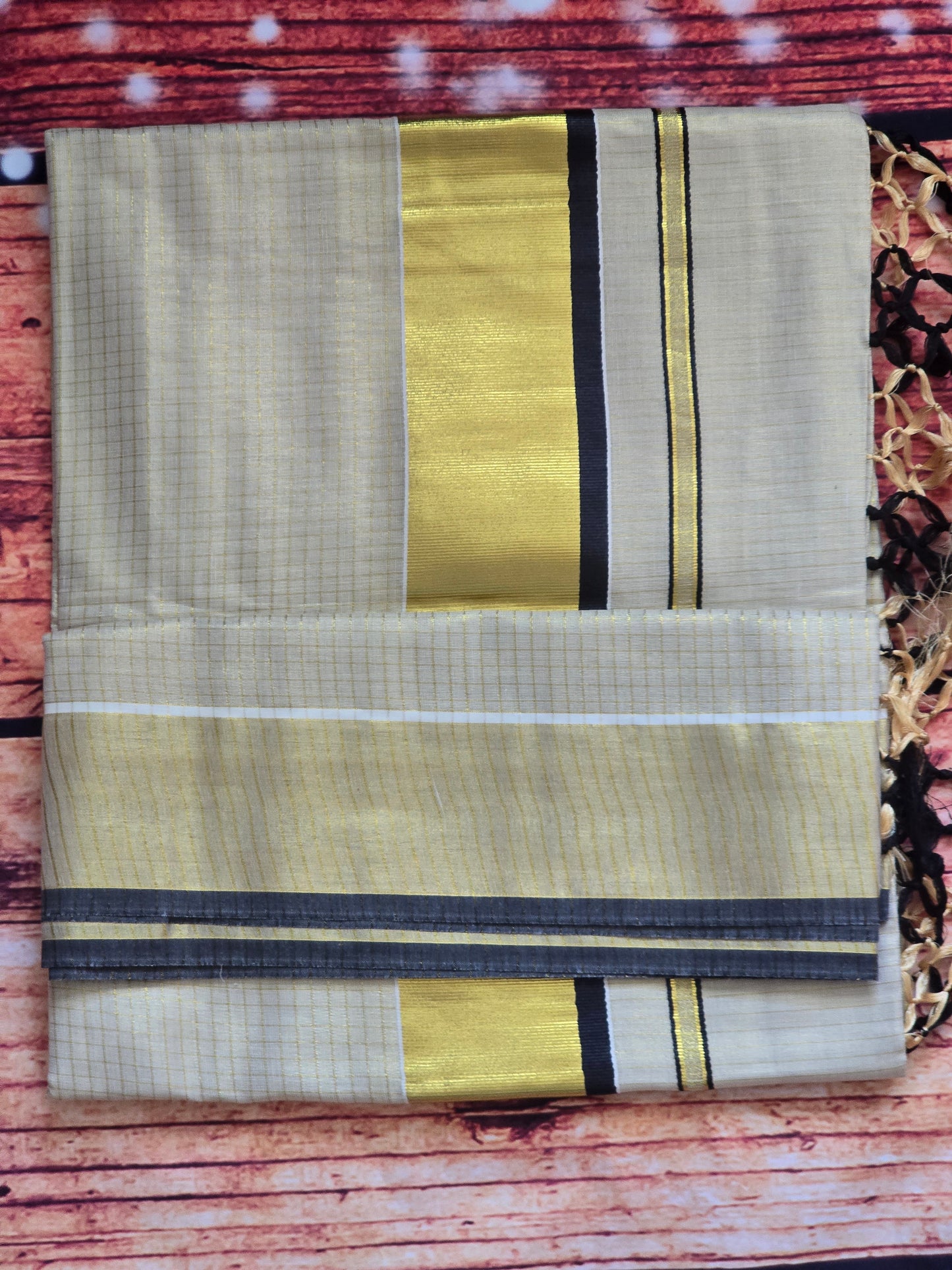 Set saree with check body- gold/ black kasav