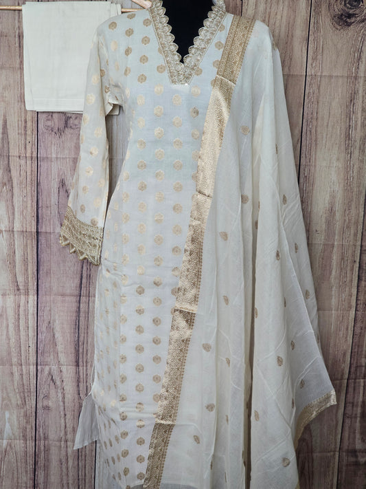 Onam salwar suit set - V neck pattern