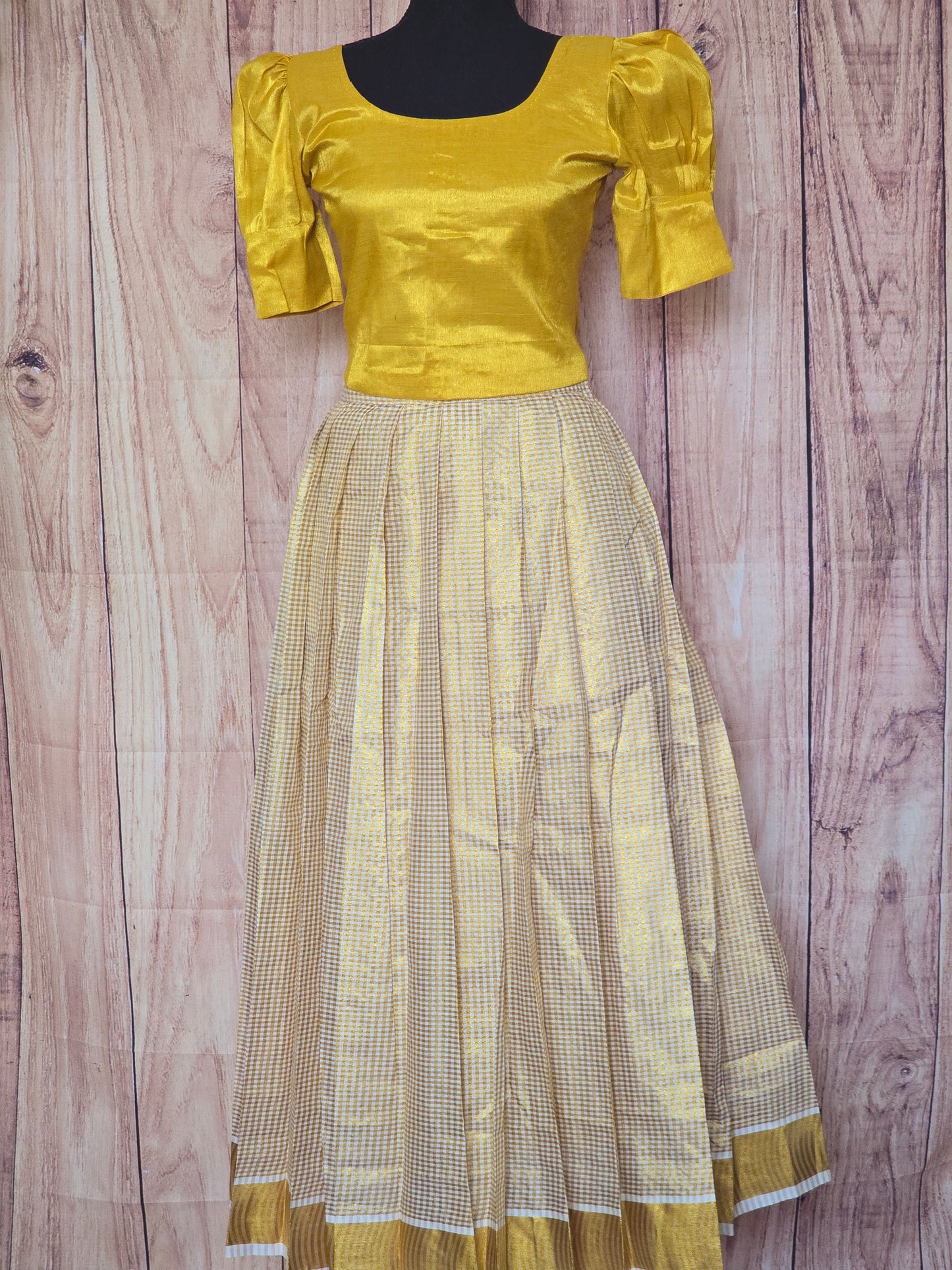 Onam skirt and top ( yellowish gold)(11-13 yrs old