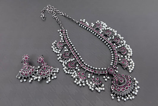 Necklace set with earrings