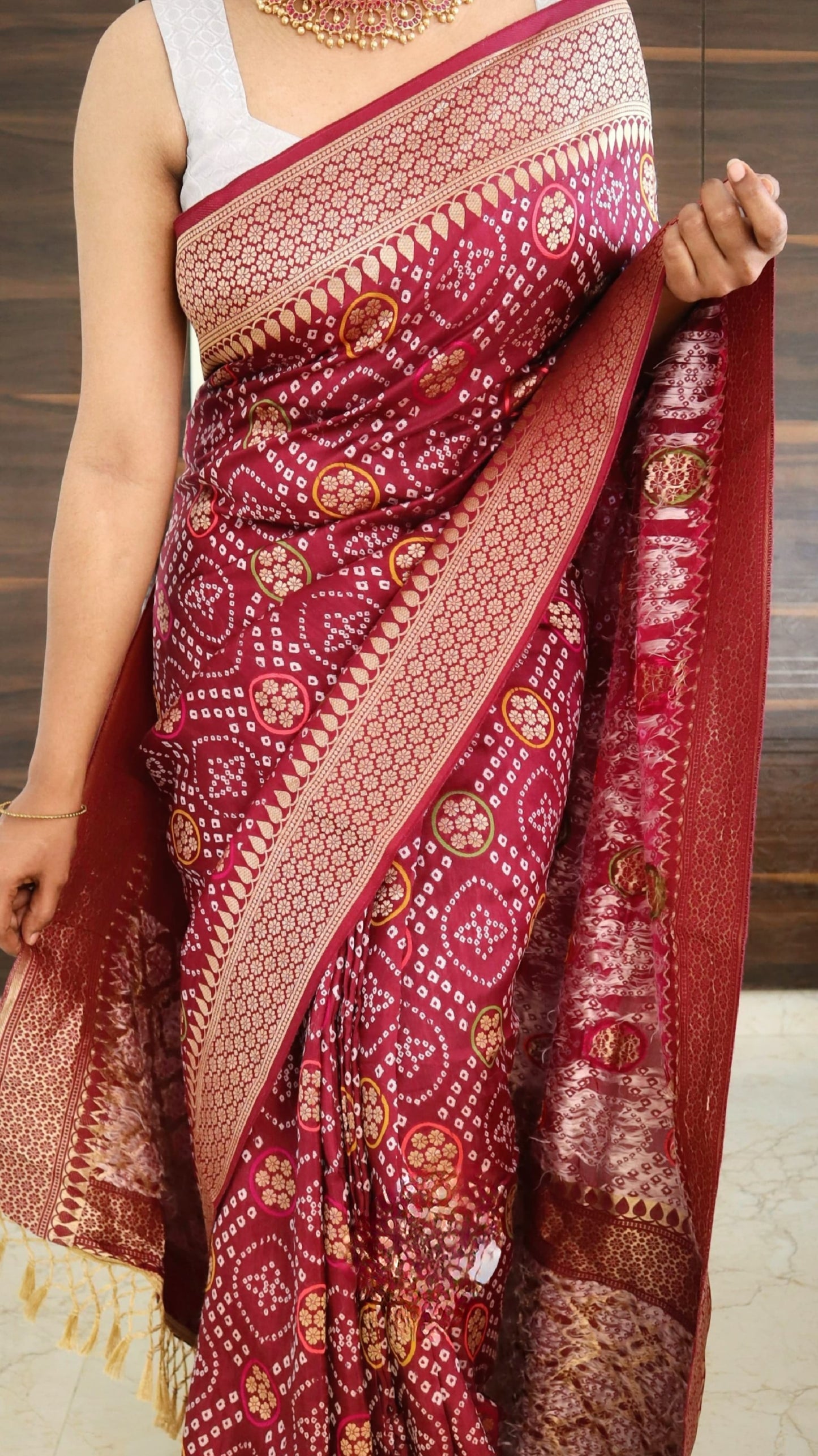 Munga silk saree with bandhej weaving- Stitched blouse