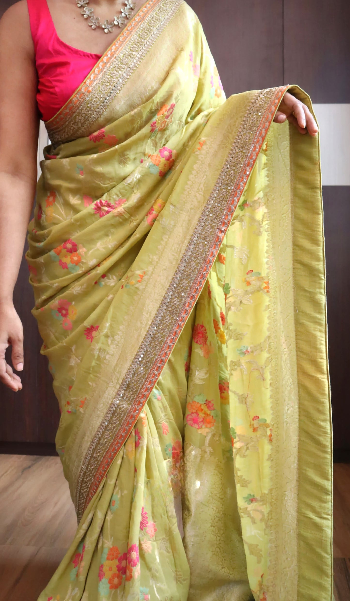 Khaddi georgette silk in floral jaal weaving with sabyasachi borders