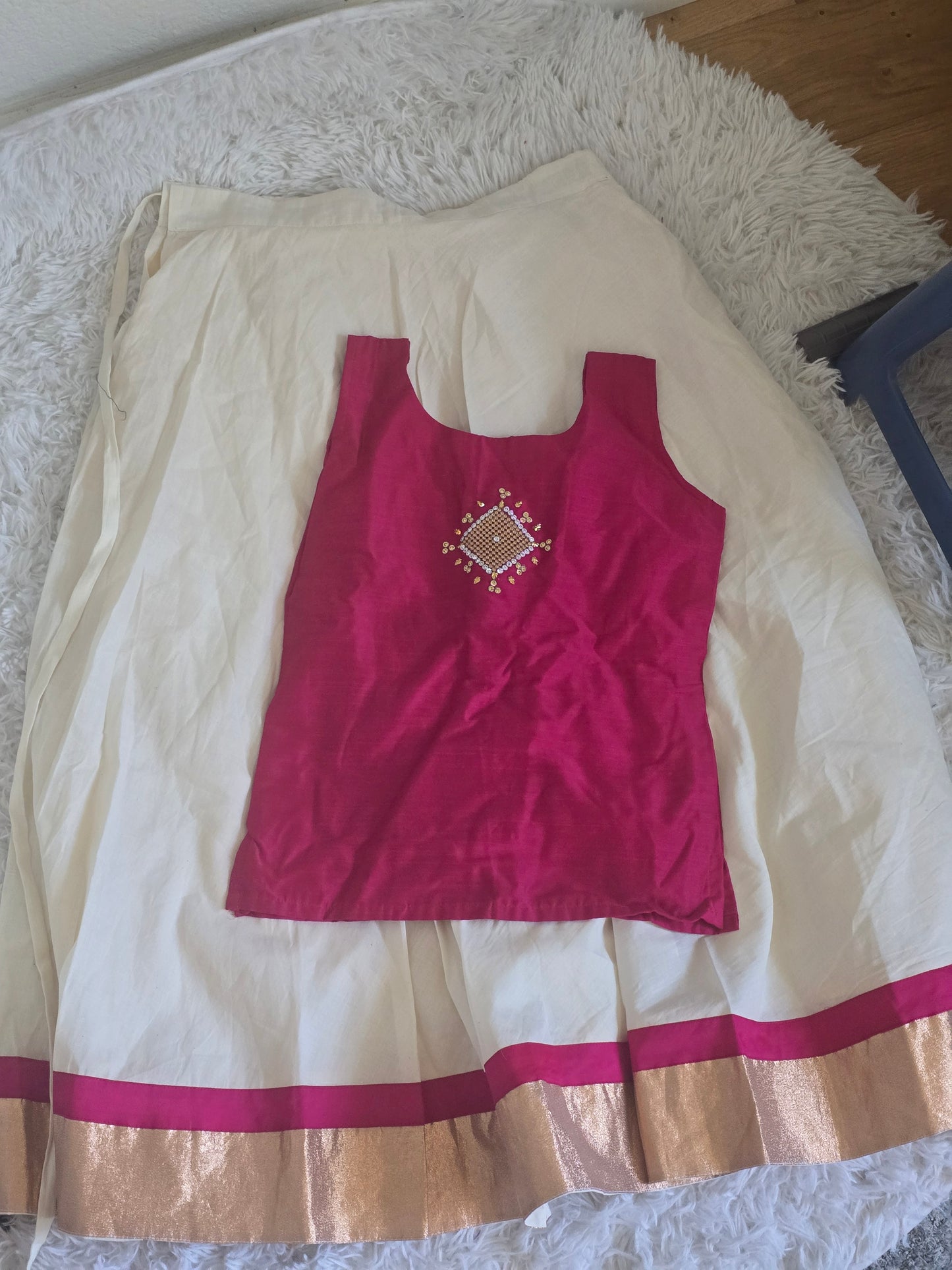 Onam skirt and top (9-12 yrs) size in the description