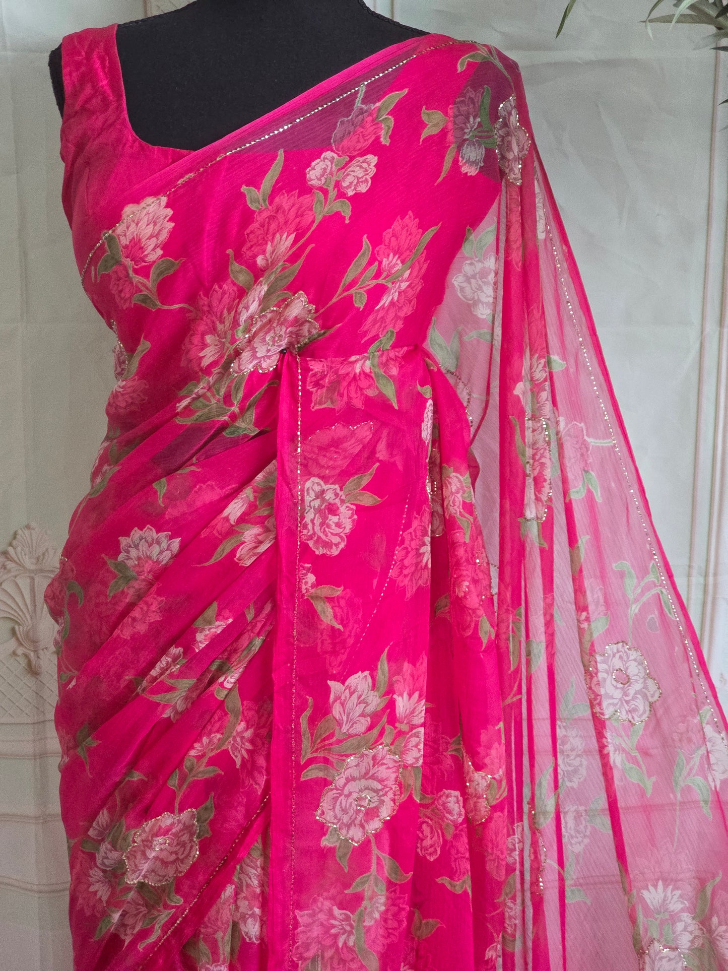 Light weight crape georgette saree with floral design
