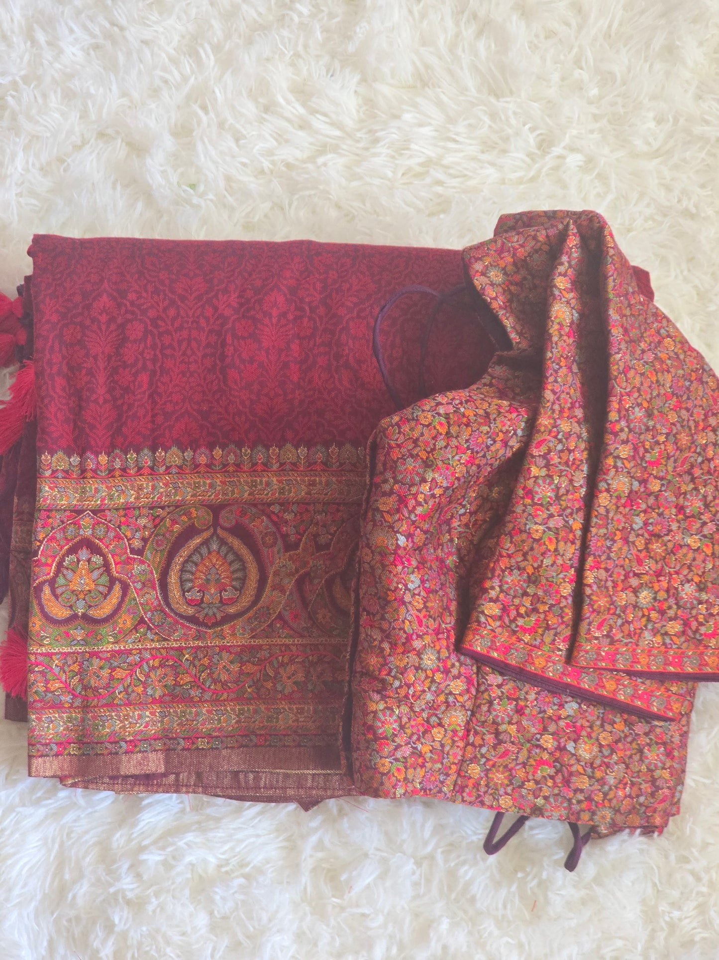 Kani silk saree with beautiful persian weaving design- stitched blouse