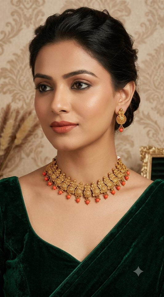 Short coral necklace