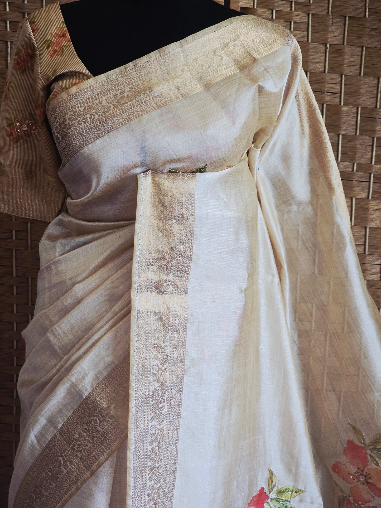Semi tissue silk saree qith floral design- stitched blouse size 32-38