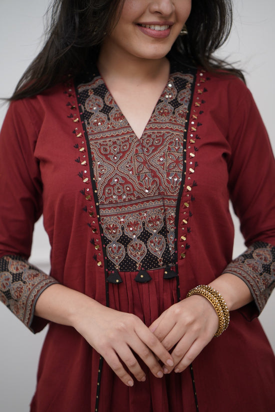 Cotton 3 pc salwar suit with yoke design