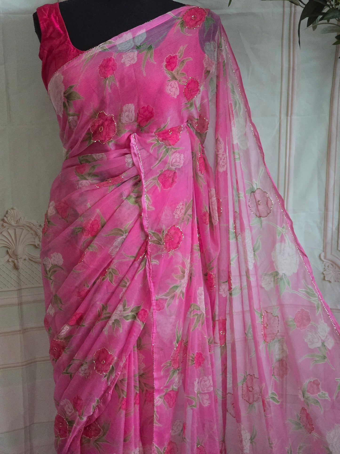 Light weight crape georgette saree with floral design NoBp