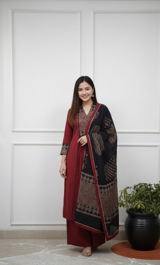 Cotton 3 pc salwar suit with yoke design