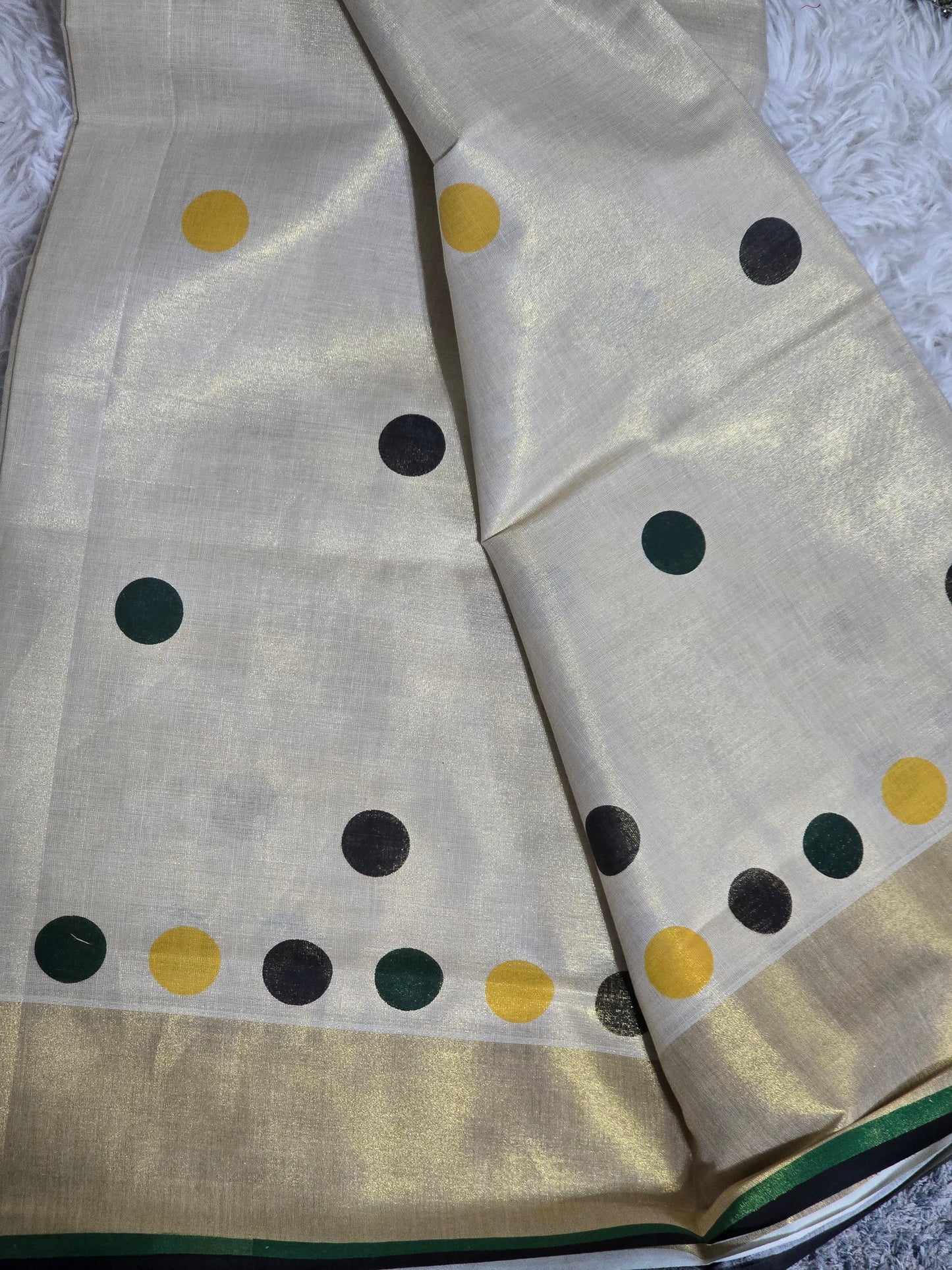 Tissue Kerala saree with polka dot prints- blouse pc