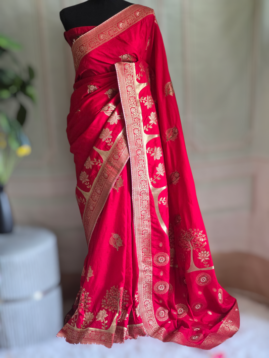 Munga banarasi saree with silver gold border-stitched blouse
