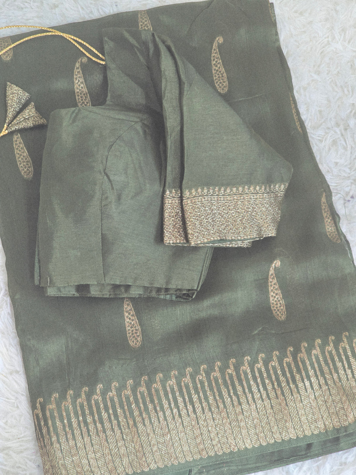 Munga banarasi saree with stitched blouse( light green)