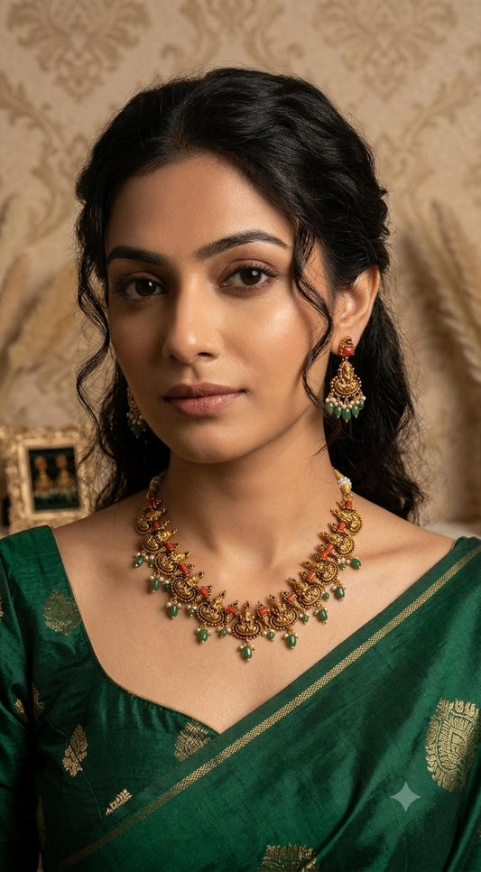 Traditional coral necklace with earrings