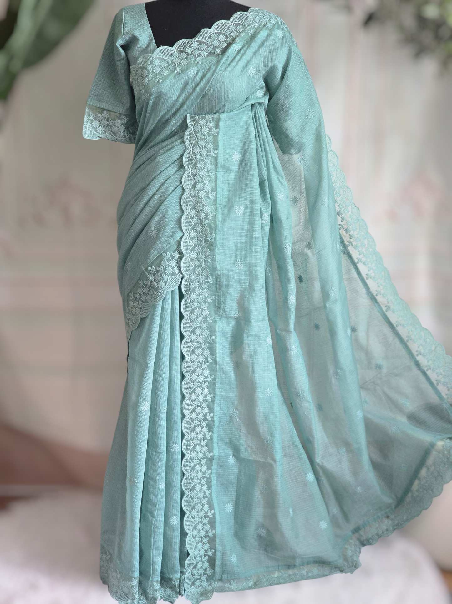 Kotta cotton saree with scallop border - Stitched blouse
