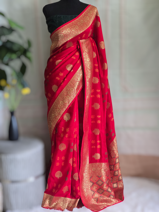 Banarasi saree with kadwa work border-stitched blouse
