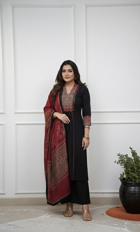 Cotton 3 pc salwar suit with yoke design