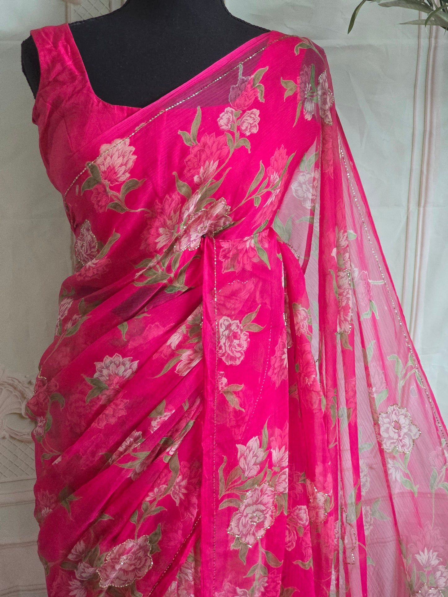 Light weight crape georgette saree with floral design