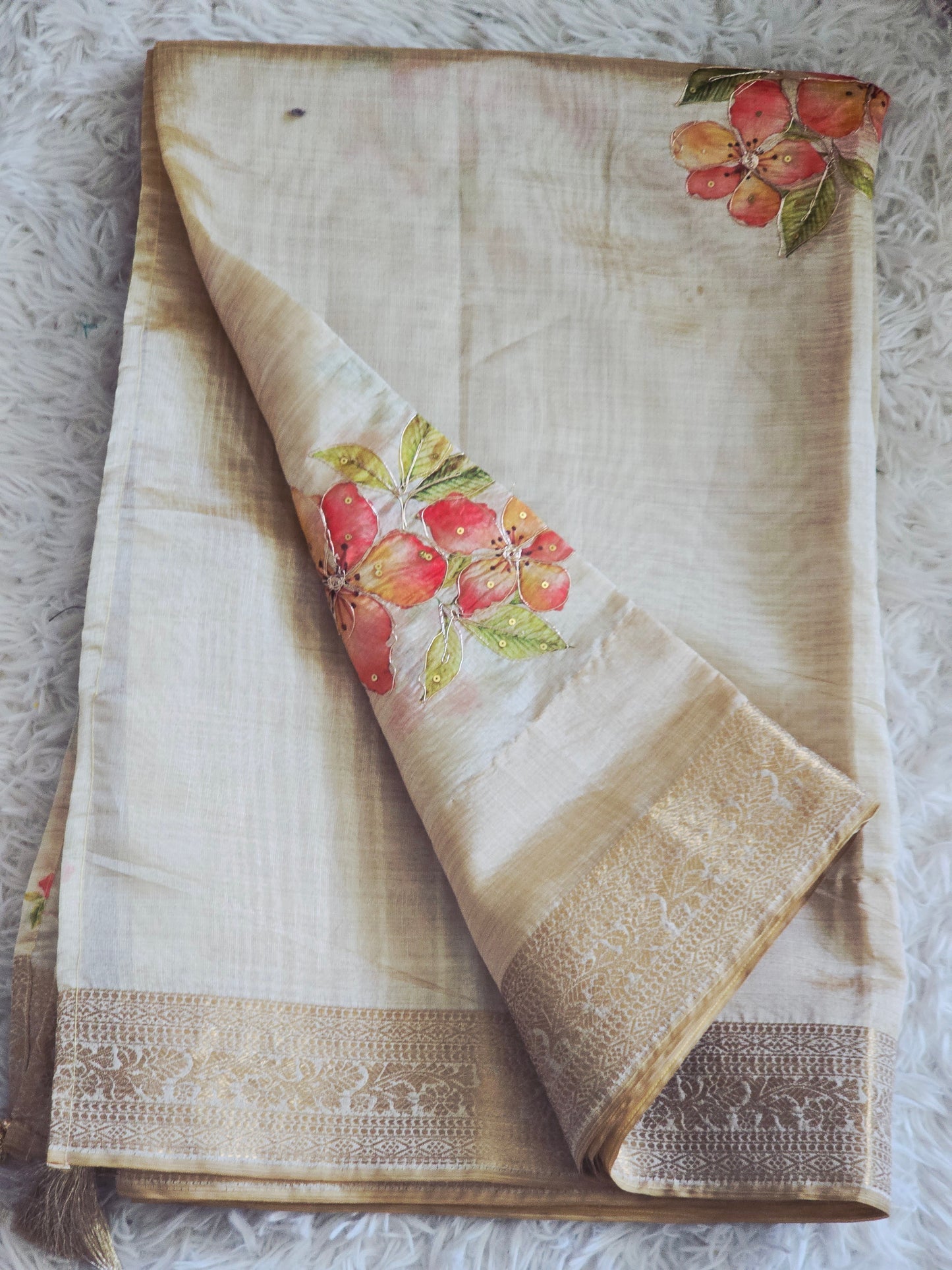Semi tissue silk saree qith floral design- stitched blouse size 32-38
