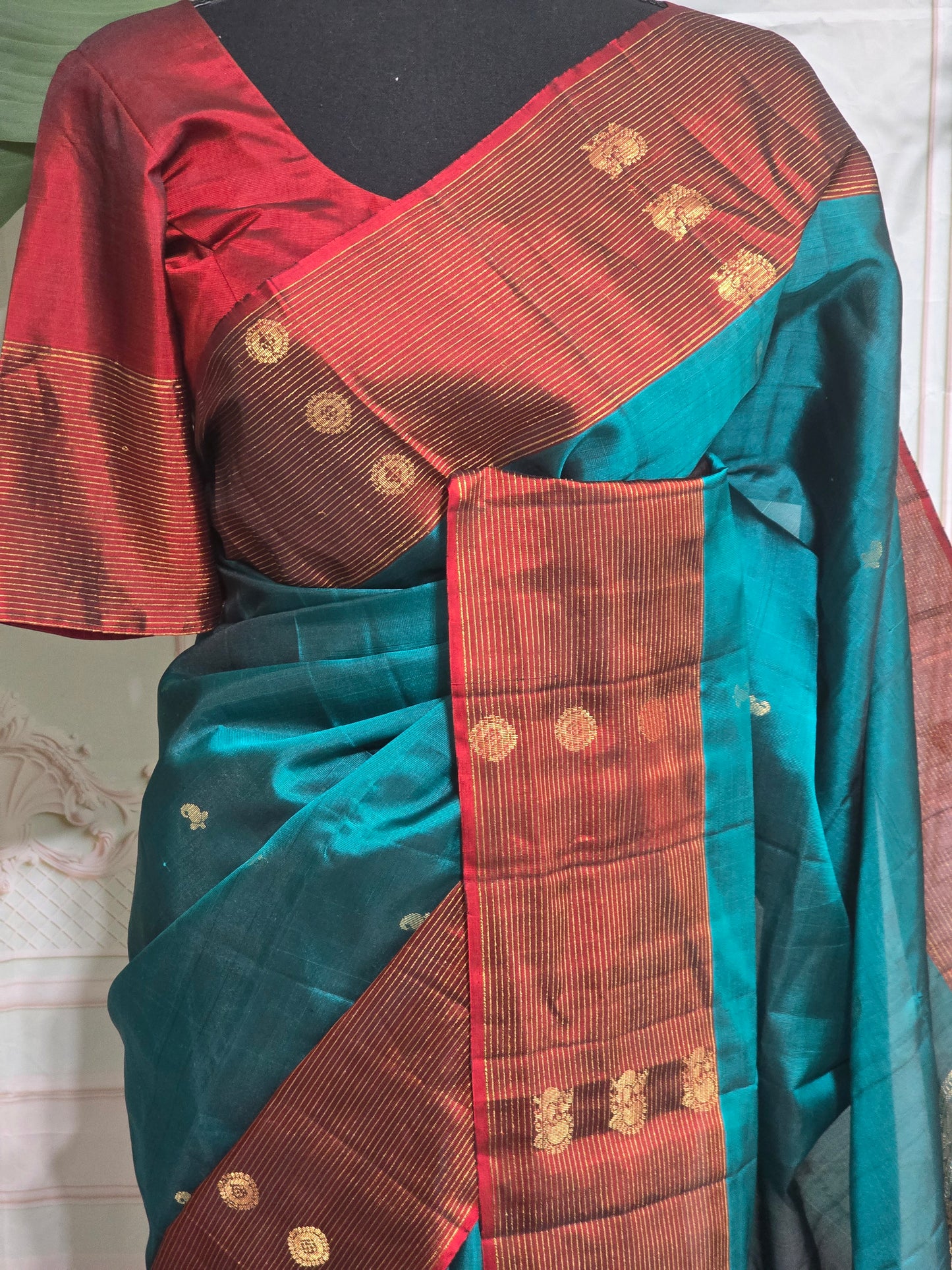 Soft silk kancheepuram(Blue/maroon)saree with stitched blouse/falln pico