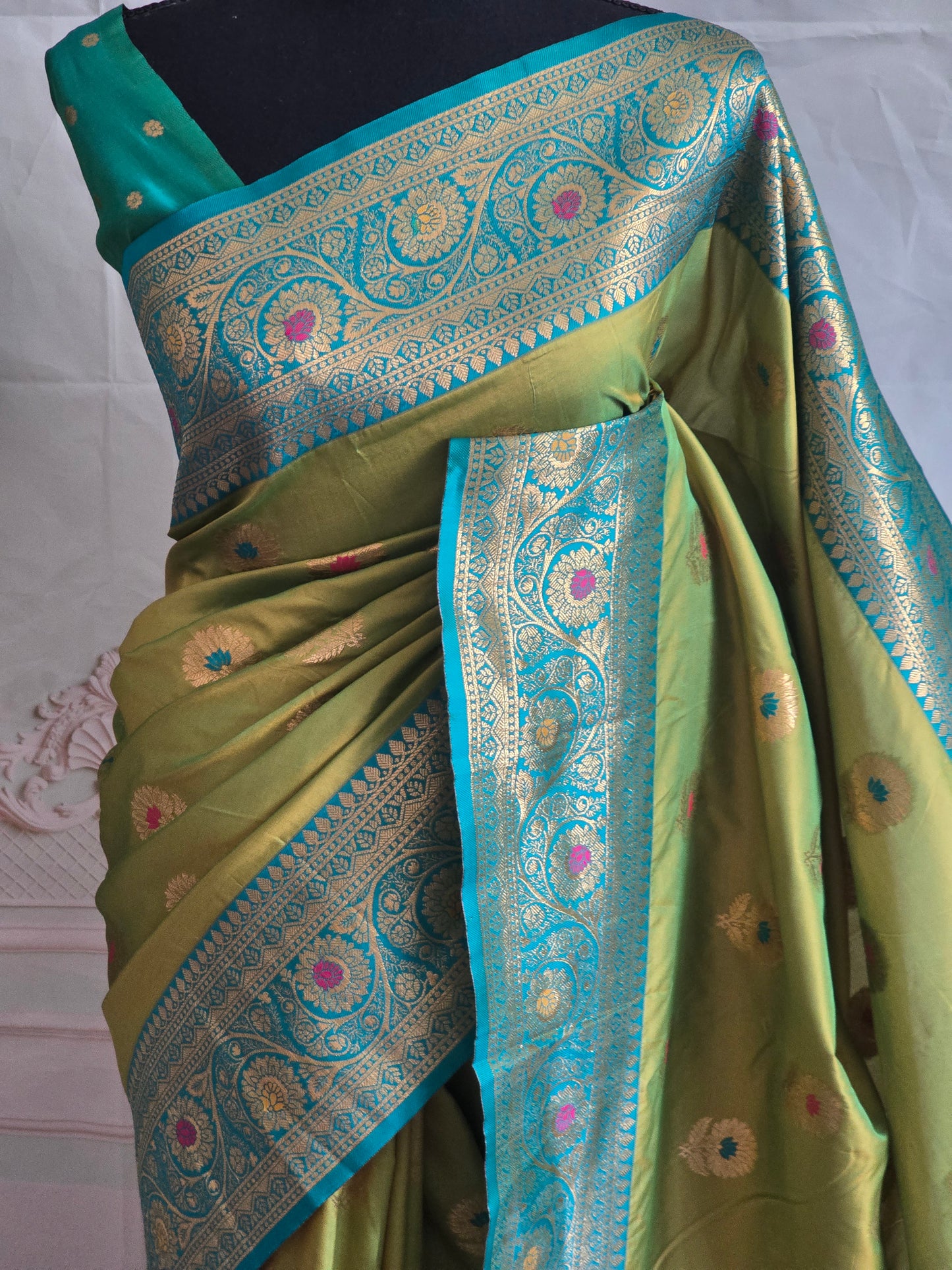 kanchi silk saree with meenakari design - contrast BP