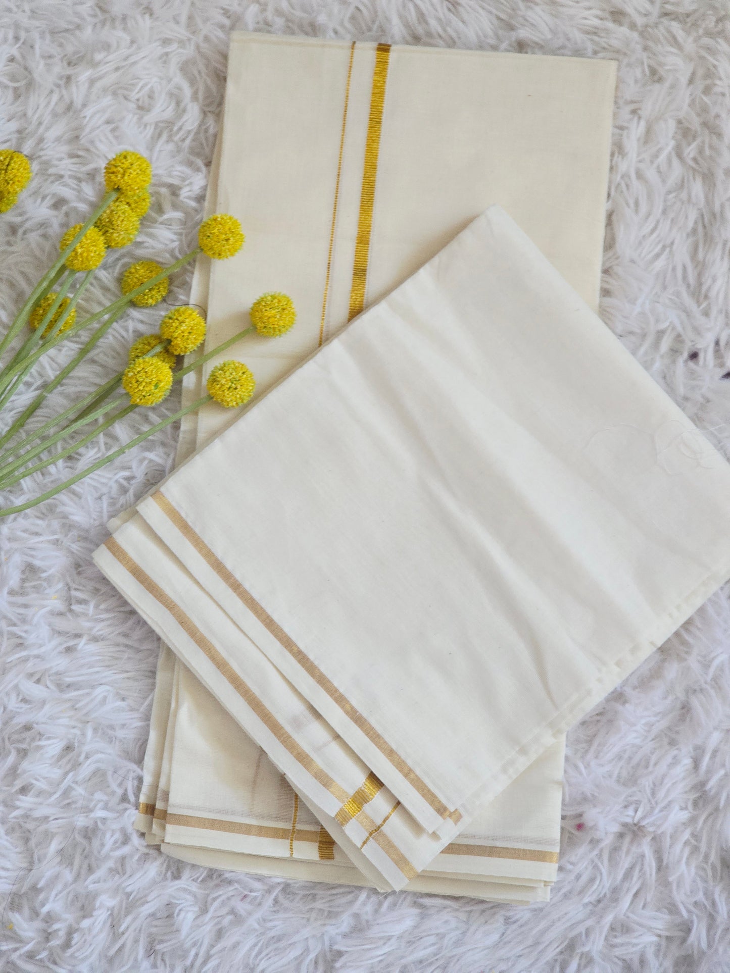 Puliyilakkara set mund with gold border
