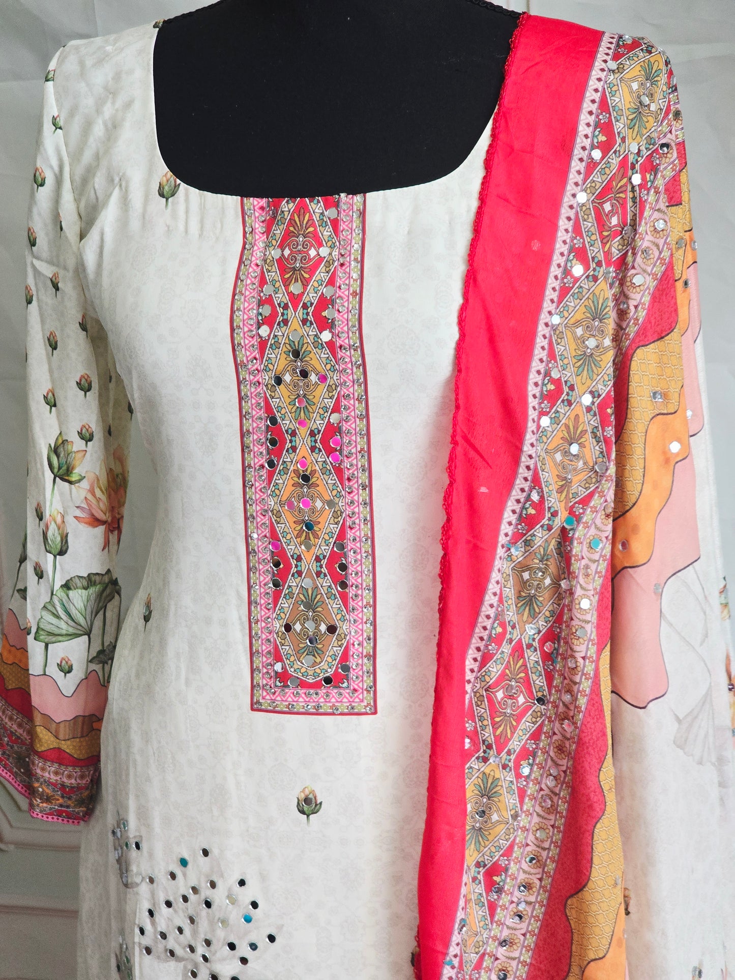 Crape 3 pc salwar suit set embellished with lotus print and mirror work