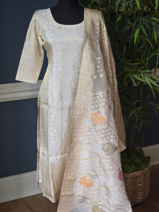 Onam kurti with banarasi dupatta