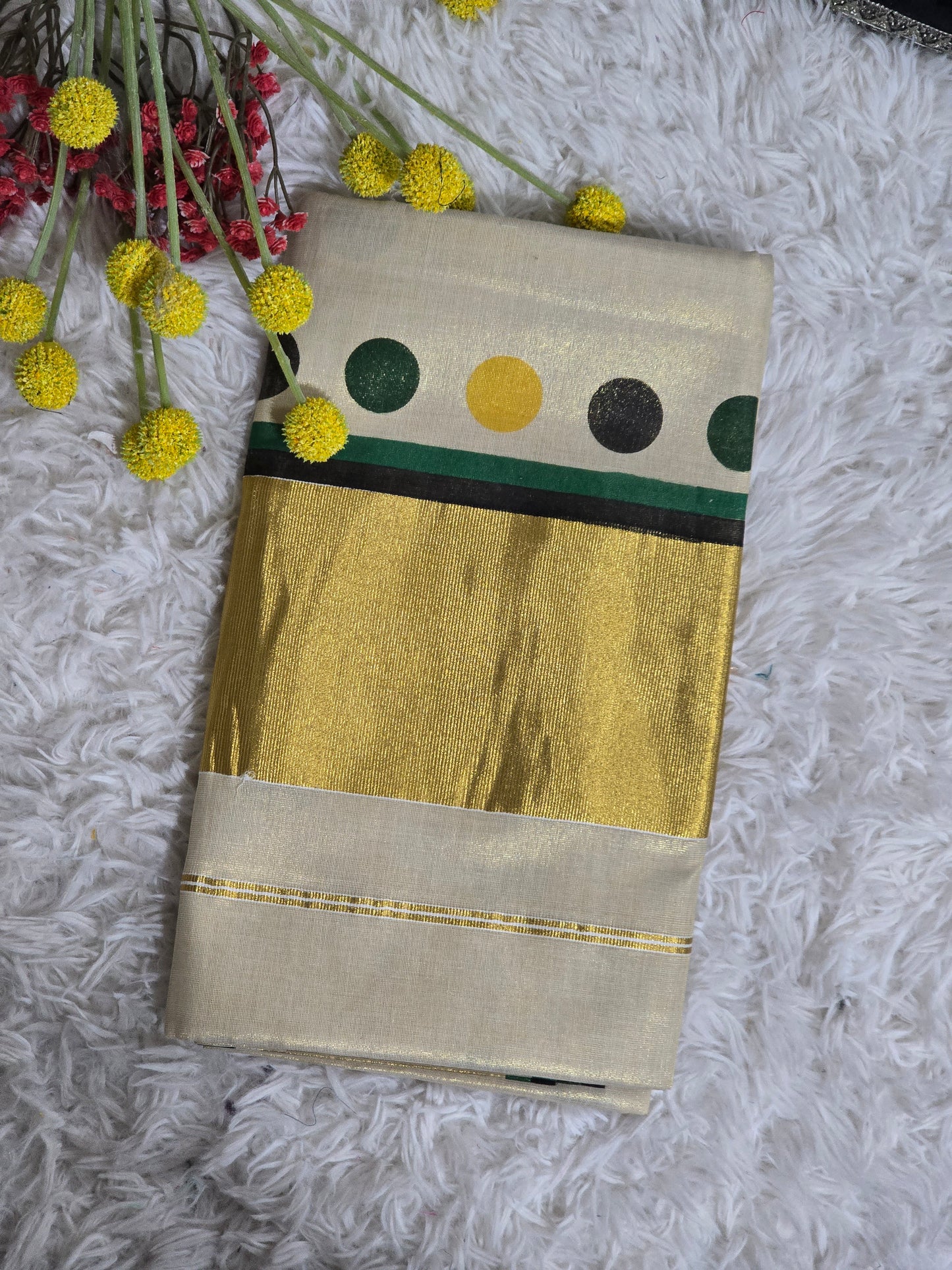 Tissue Kerala saree with polka dot prints- blouse pc