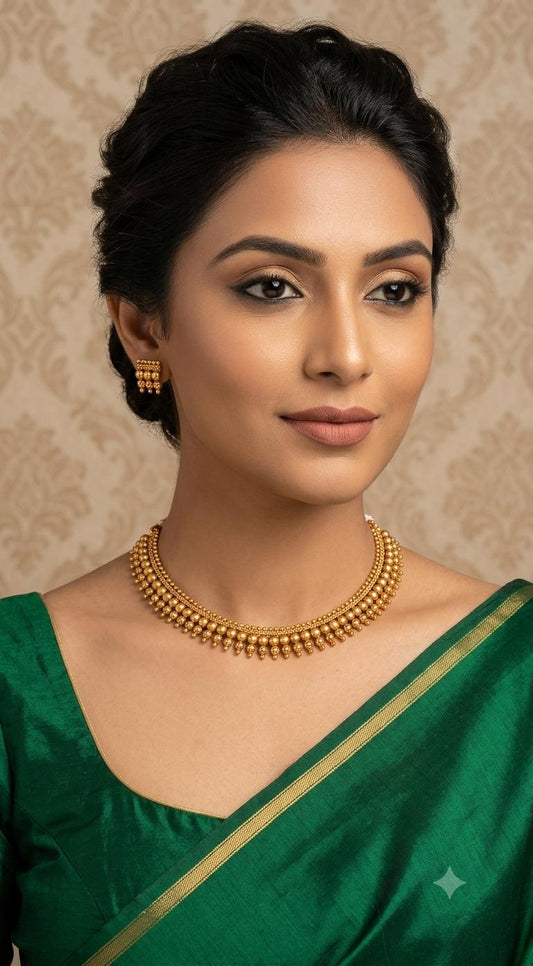 Short beaded necklace with earrings